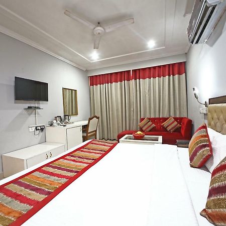 Hotel Diamond Plaza Chandīgarh Exterior foto