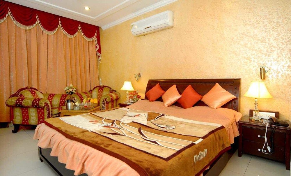 Hotel Diamond Plaza Chandīgarh Exterior foto