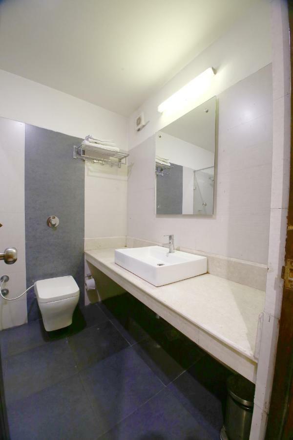 Hotel Diamond Plaza Chandīgarh Exterior foto