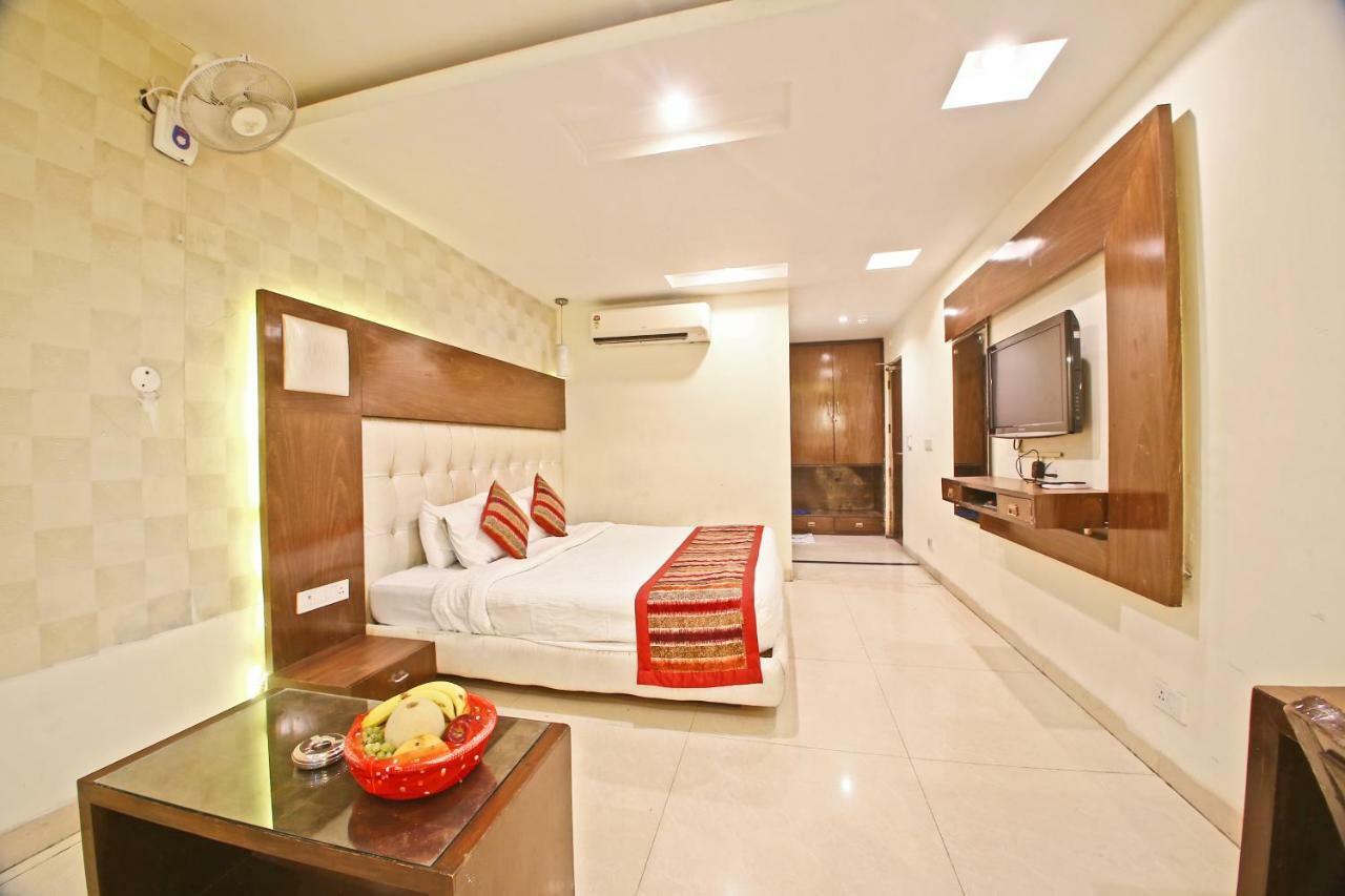 Hotel Diamond Plaza Chandīgarh Exterior foto