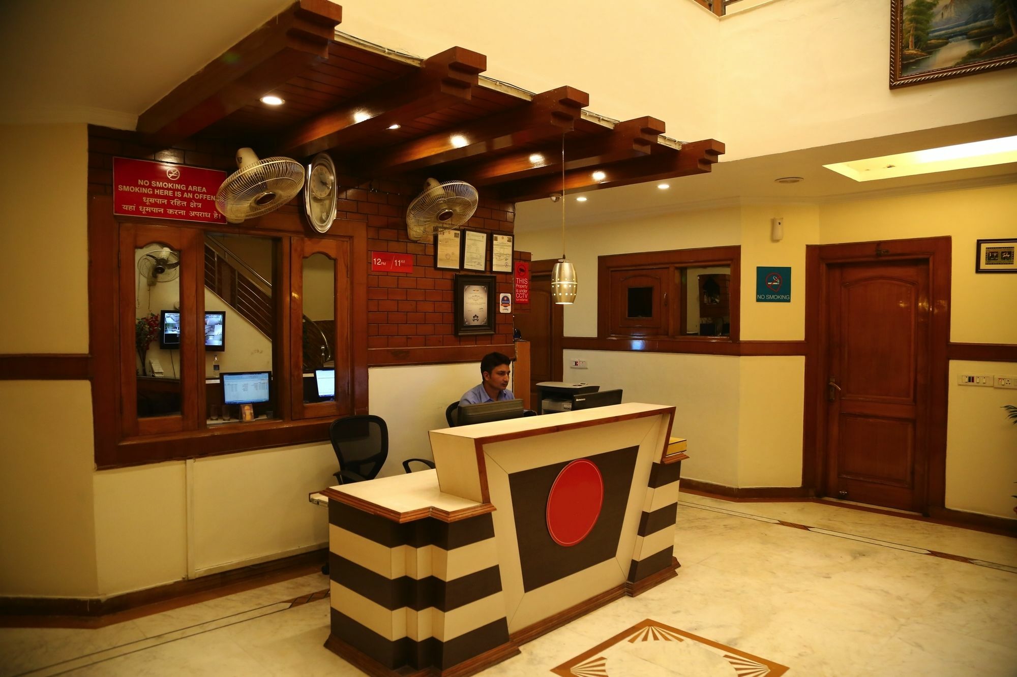 Hotel Diamond Plaza Chandīgarh Exterior foto