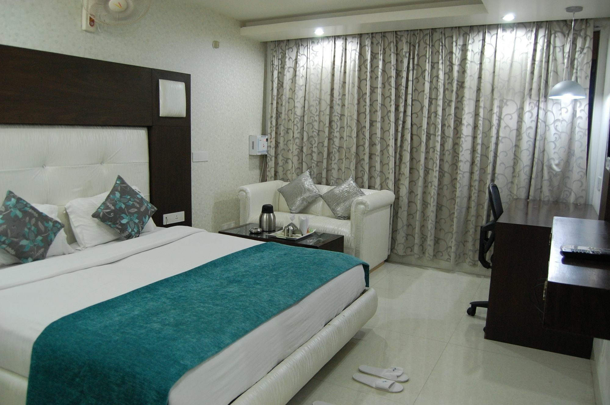 Hotel Diamond Plaza Chandīgarh Exterior foto